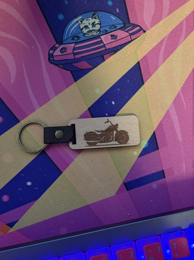 Enkel nøkkelring i tre - 80kr