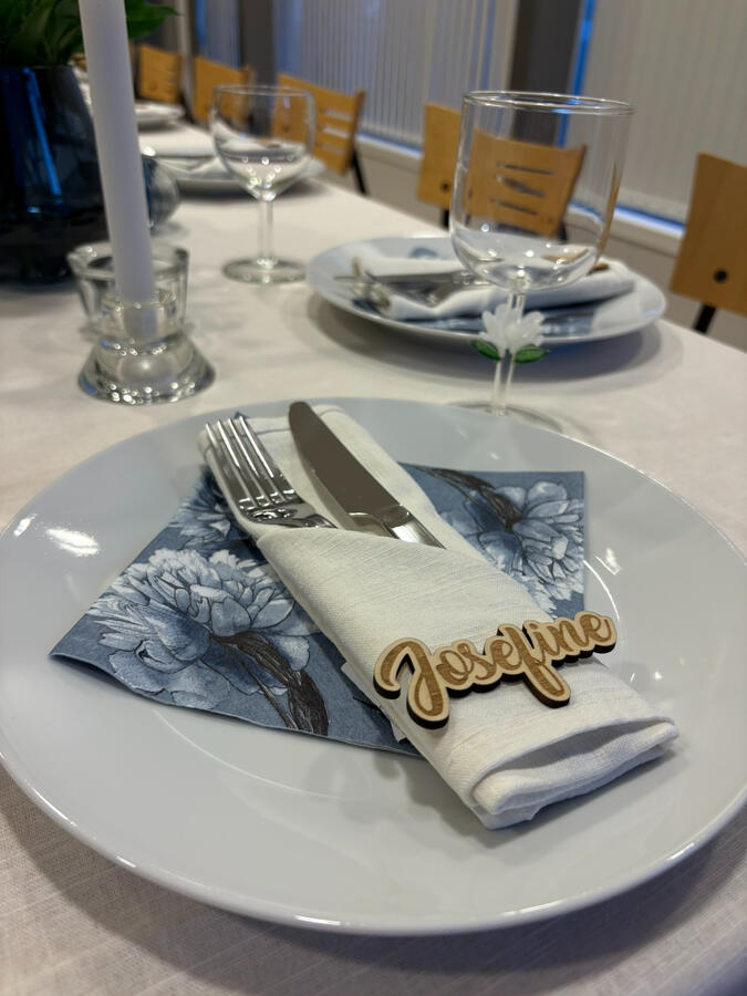 Bordkort i tre - 25kr per stk